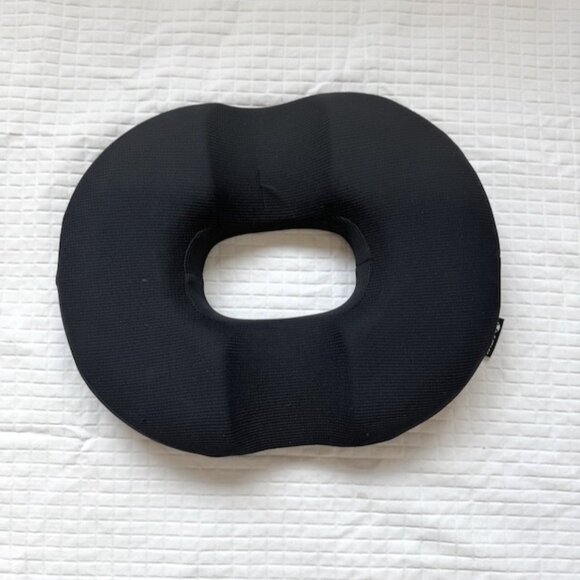 5 STARS UNITED Donut Chair Cushion NWOT - Picture 1 of 3